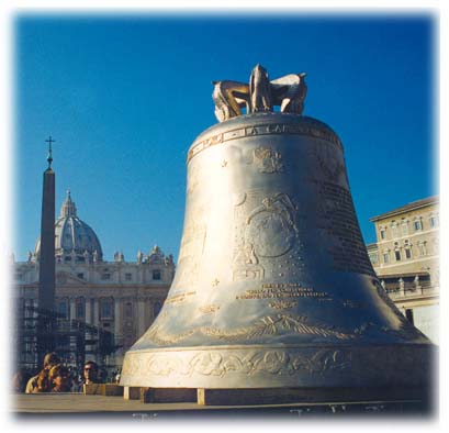 La campana del Giubileo in piazza S.Pietro